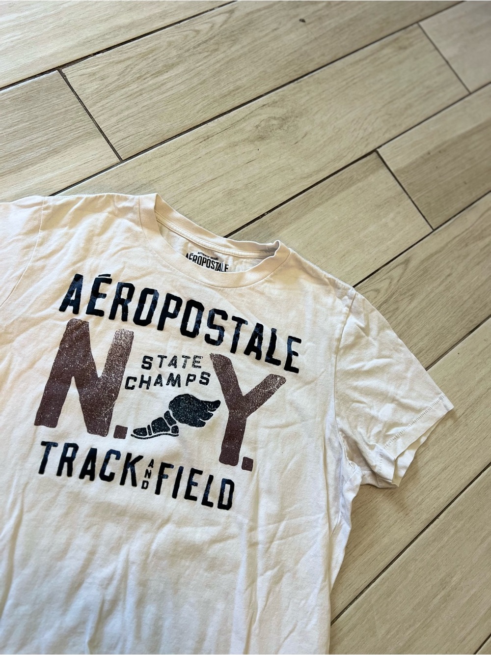 Aeropostale Vintage  White "Aeropostale NYC Est.1987" Short Sleeve Tee Size Larg